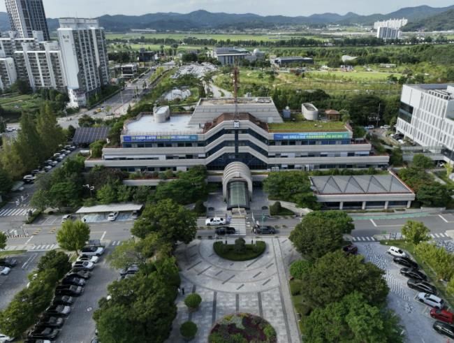 아산시청 청사 전경 사진