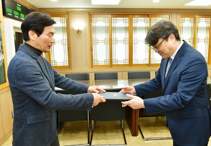 경산시 - 경산시립예술단, 공개모집으로 새 지휘봉 잡았다(합창단 지휘자 우성규)