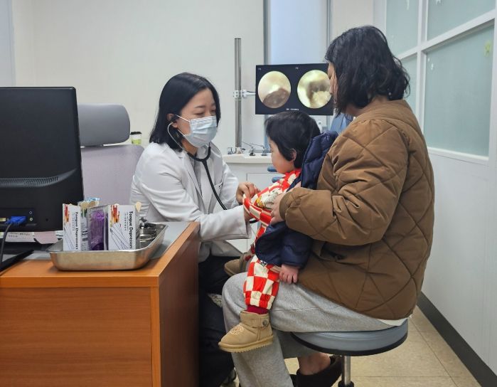 군위군보건소, 소아청소년과 및 안과 전문의 진료로 주민 건강 지킴이 역할