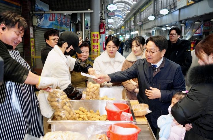 말바우시장 방문