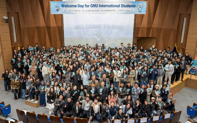 경상국립대학교(GNU) 국제처는 2월 27일 오후 가좌캠퍼스 GNU국제관 파이어니어 오디토리엄에서 ‘2026학년도 1학기 외국인 유학생 오리엔테이션’를 개최했다.