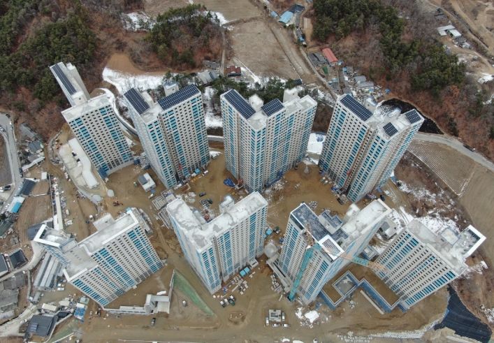 영주시는 상망지구 공동주택 신축공사 현장을 대상으로 품질검수 및 현장 점검을 실시했다(상망지구 공동주택 신축공사 현장 항공사진)