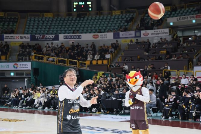 ‘창원특례시 주간’창원 LG 홈경기 승리 기원