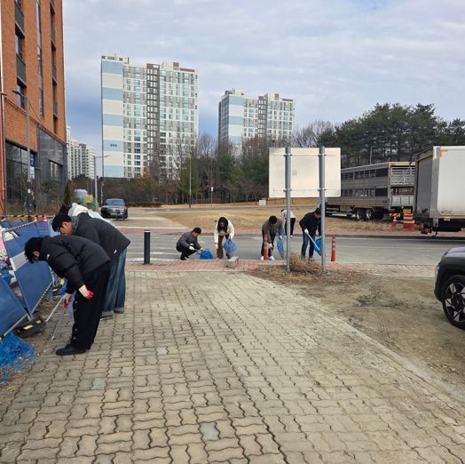 진천군청 홍보미디어실, 충북혁신도시 도심 환경정화 활동 실시