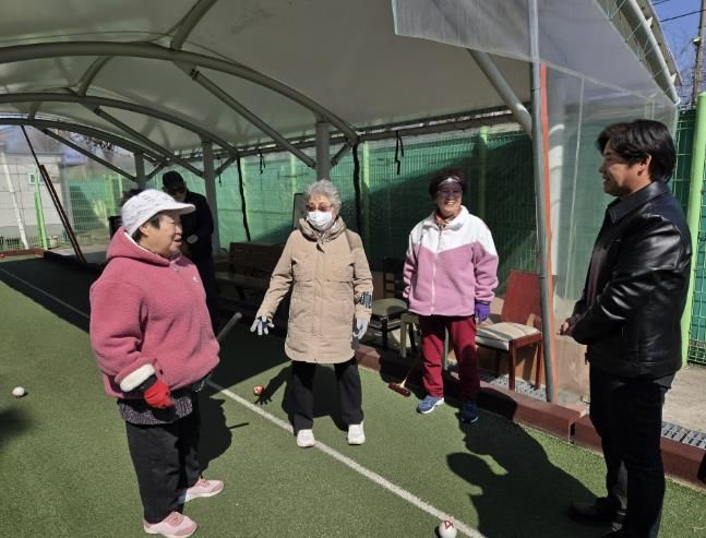 동두천시 보산동행정복지센터, 보산동 게이트볼장 어르신들과 소통 나서