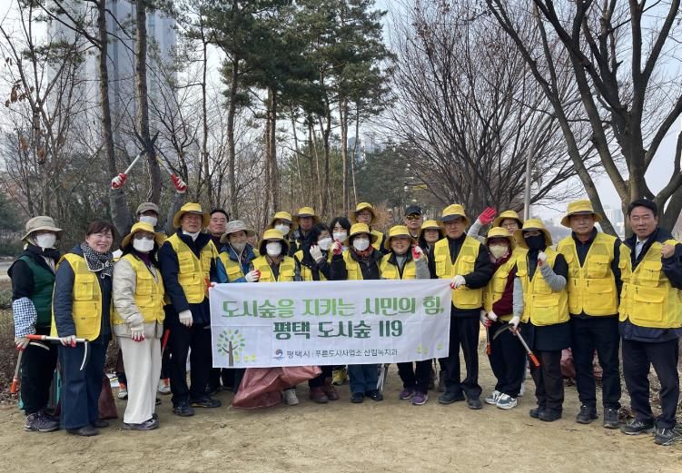 평택 도시숲 시민학교 졸업생 ‘도시숲119’, 통복천 바람길숲 봉사활동 실시