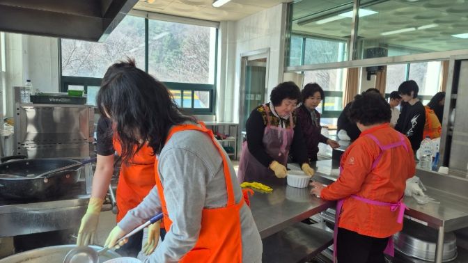 방림면 봄맞이 ‘사랑 이음 밥차’ 삼계탕 제공