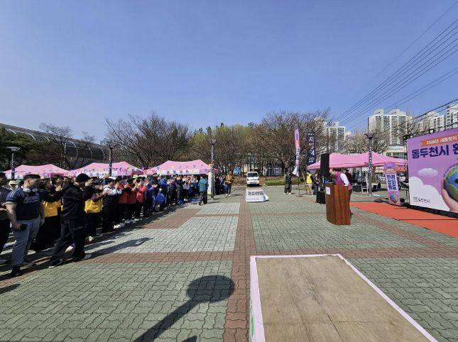 동두천시 새봄맞이 ‘깨끗한 도시 만들기’ 환경정화활동 실시