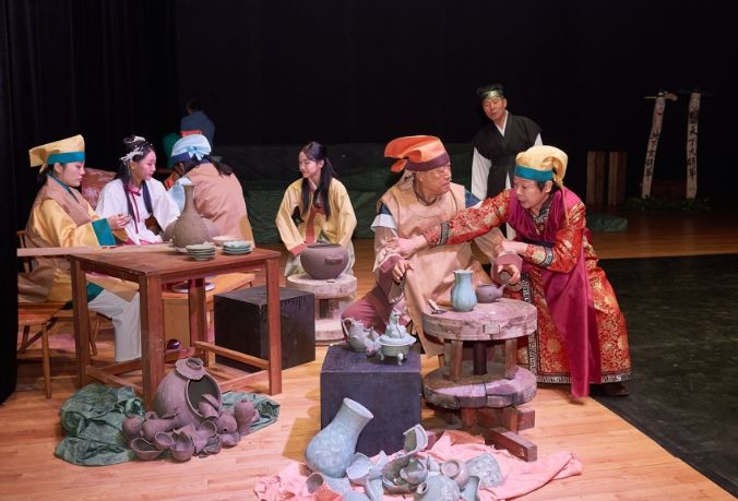 극단 청자의 공연 모습