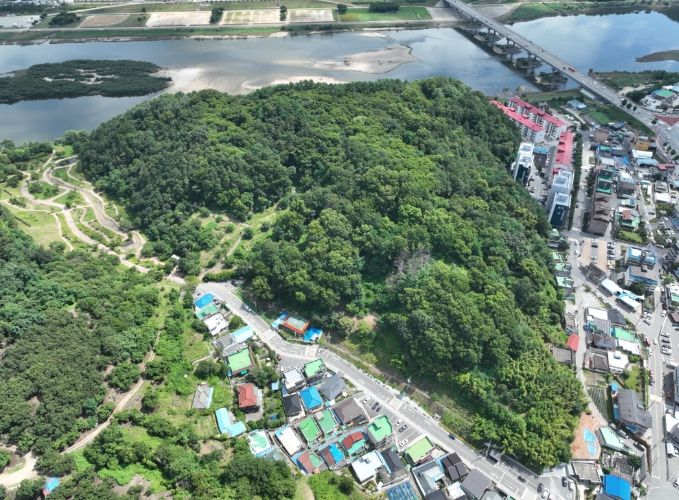 공주시, 공산성 동북 경계 ‘옥녀봉’ 발굴조사