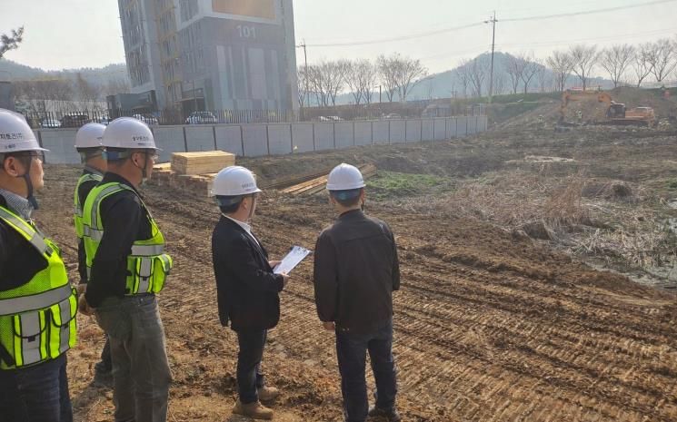 나주시가 해빙기를 맞아 관내 주요 건설사업장을 대상으로 현장 점검을 실시했다.