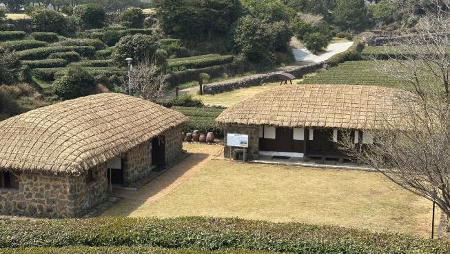 제주농업생태원, 전통초가