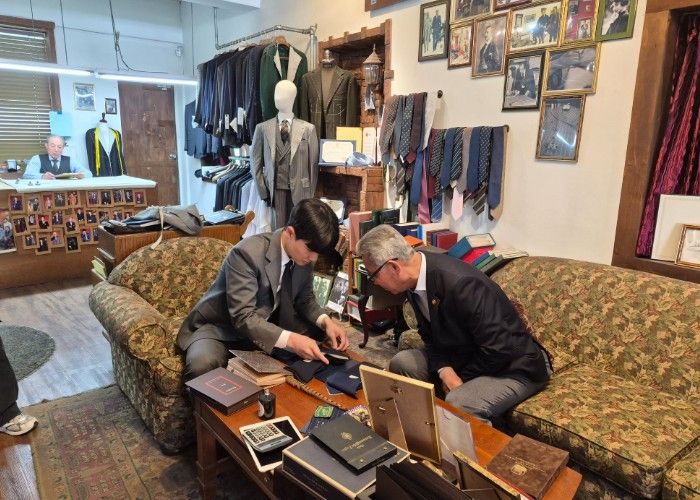 인천보훈지청-김주현바이각 후원 독립유공자 유족인 월남참전유공자에게 맞춤 정장 증정