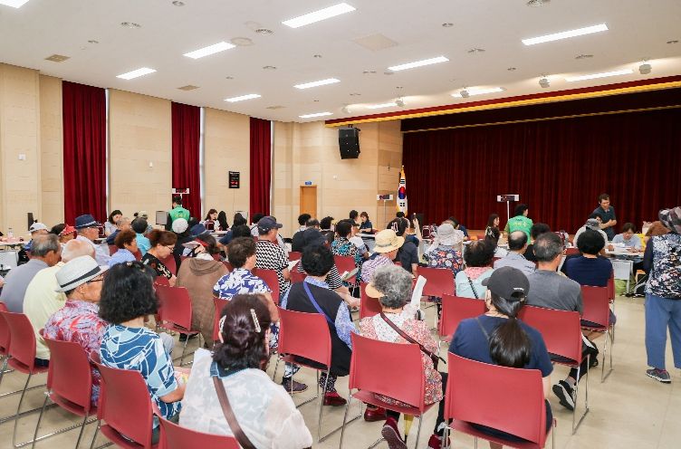 고성군, 전 군민 대상‘민생활력지원금’30만 원 지급 추진(참고사진-민생회복소비쿠폰 지급 현상