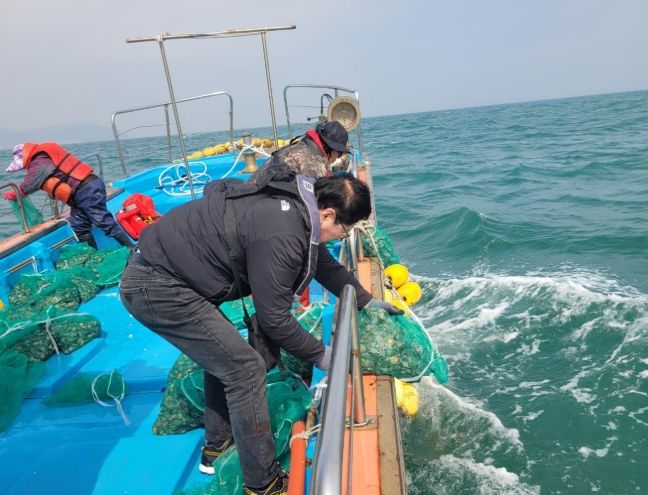 수산자원 회복 위해 ‘전복 종자’ 19만 마리 방류