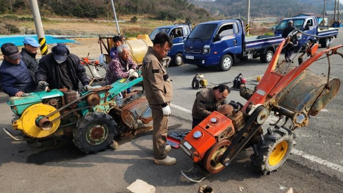 ‘찾아가는 농기계 수리·사용 교육’