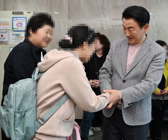 의정부시 관내 장애인보호작업장 솔빛터가 이용 장애인 31명과 함께 4월 14일부터 3박 5일간 자립 역량 강화를 위한 베트남 해외 문화체험 및 견학을 실시한다.